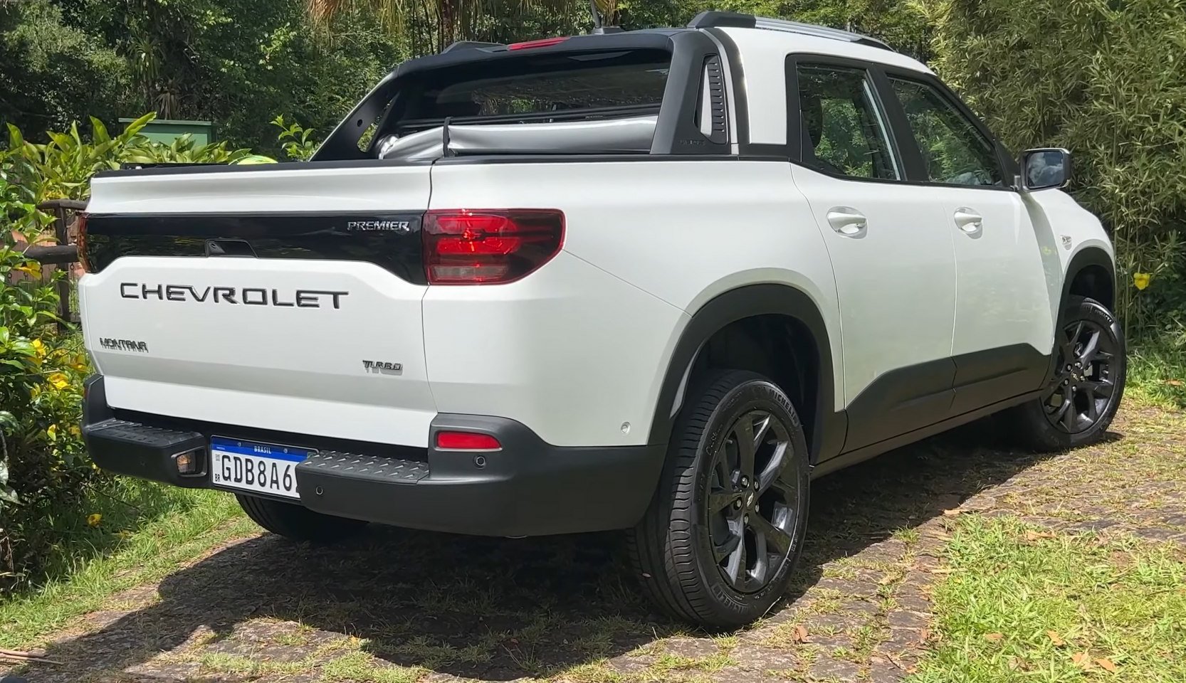 Chevrolet Montana Technical Specifications And Fuel Economy